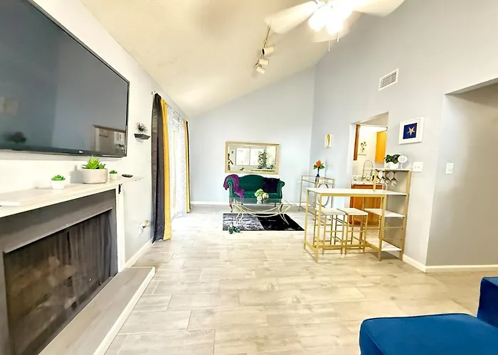 Vibrant Vibe 2x1 By Famu & Fsu Holiday home